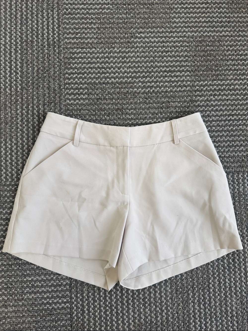 DREW Khaki Tan Shorts, size 6
